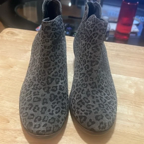 Women boots - Picture 2 of 6